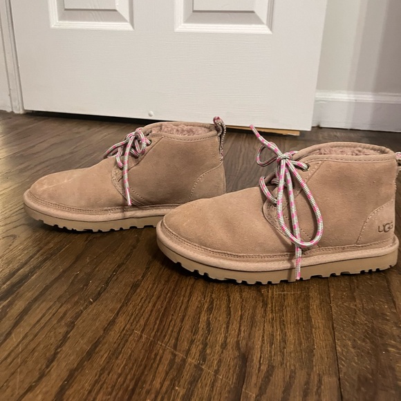 Ugg lace up boots - Picture 1 of 5